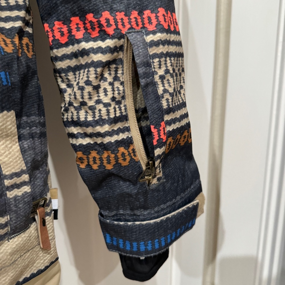 DC Ladies' Riji Jacket - Large - Picture 6 of 13